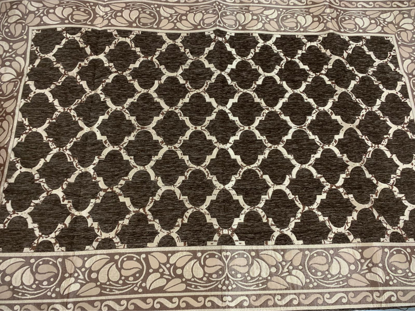 Comfort Shoppy Velvet 6 Seater Geometric Table Cover (Brown, Golden)